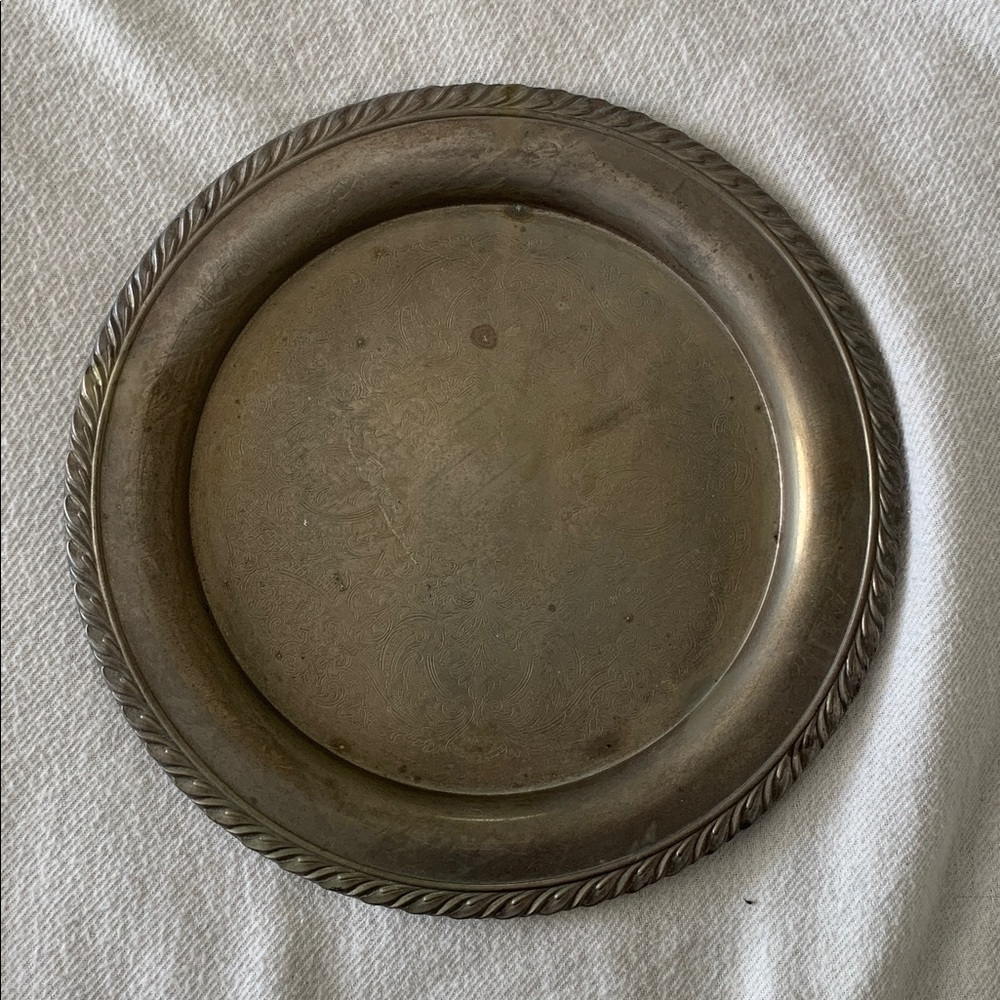 Vintage ONEIDA USA silver plated Decorative Plate10”